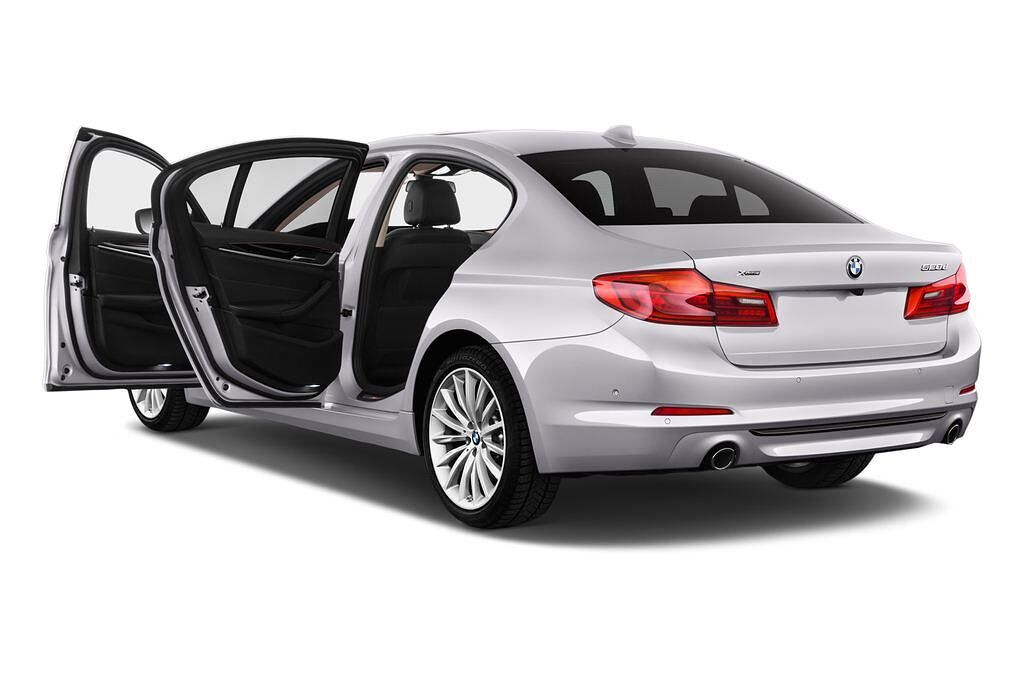 BMW 5 Series (Baujahr 2017) Sport Line 4 Türen Tür geöffnet
