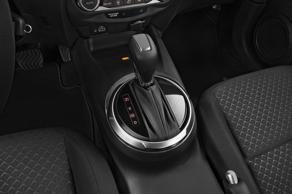 Nissan Juke (Baujahr 2023) Acenta 5 Türen Schalthebel