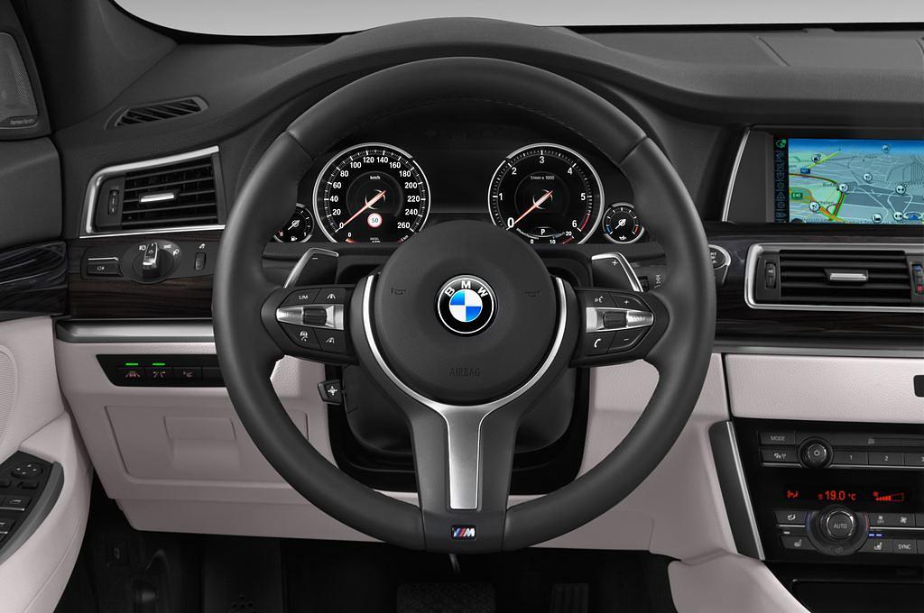 BMW 5 Series (Baujahr 2015) M Sport 2WD AT 5 Türen Lenkrad
