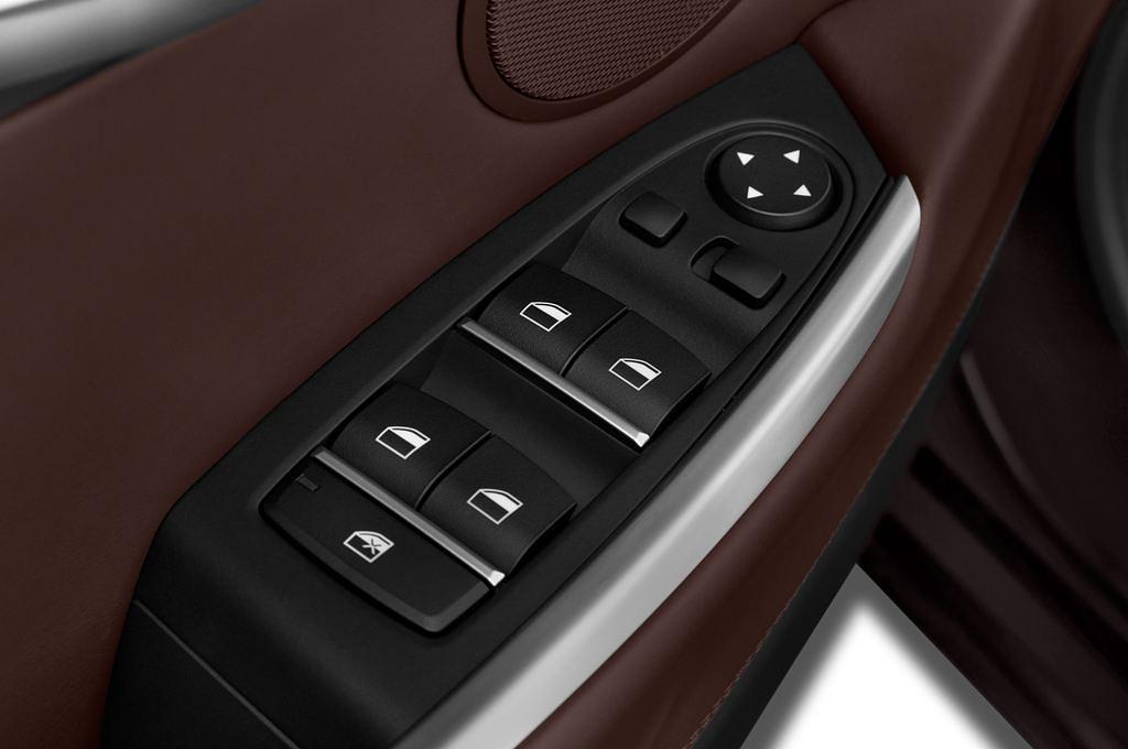 BMW 5 Series (Baujahr 2016) Luxury Line 5 Türen Bedienungselemente Tür