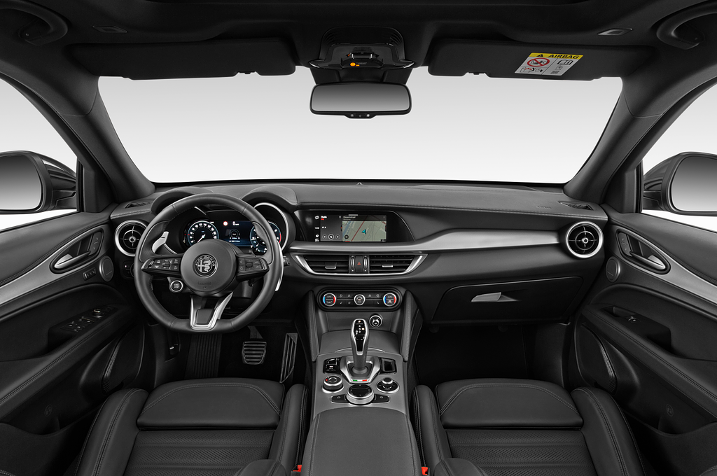 Alfa Romeo Stelvio (Baujahr 2023) Veloce 5 Türen Cockpit und Innenraum