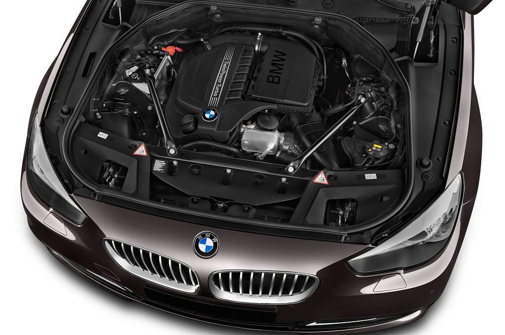 BMW 5 Series (Baujahr 2016) Luxury Line 5 Türen Motor