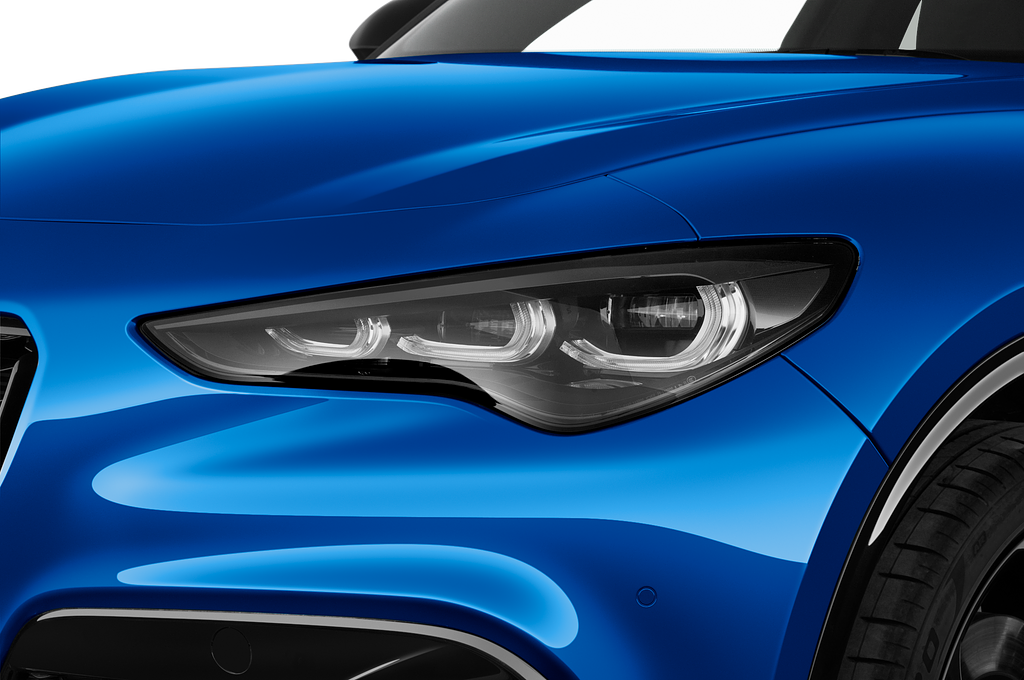 Alfa Romeo Stelvio (Baujahr 2023) Veloce 5 Türen Scheinwerfer