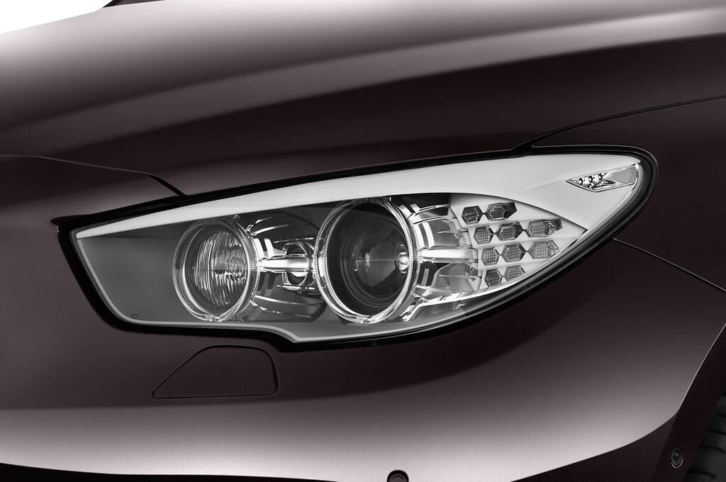 BMW 5 Series (Baujahr 2016) Luxury Line 5 Türen Scheinwerfer