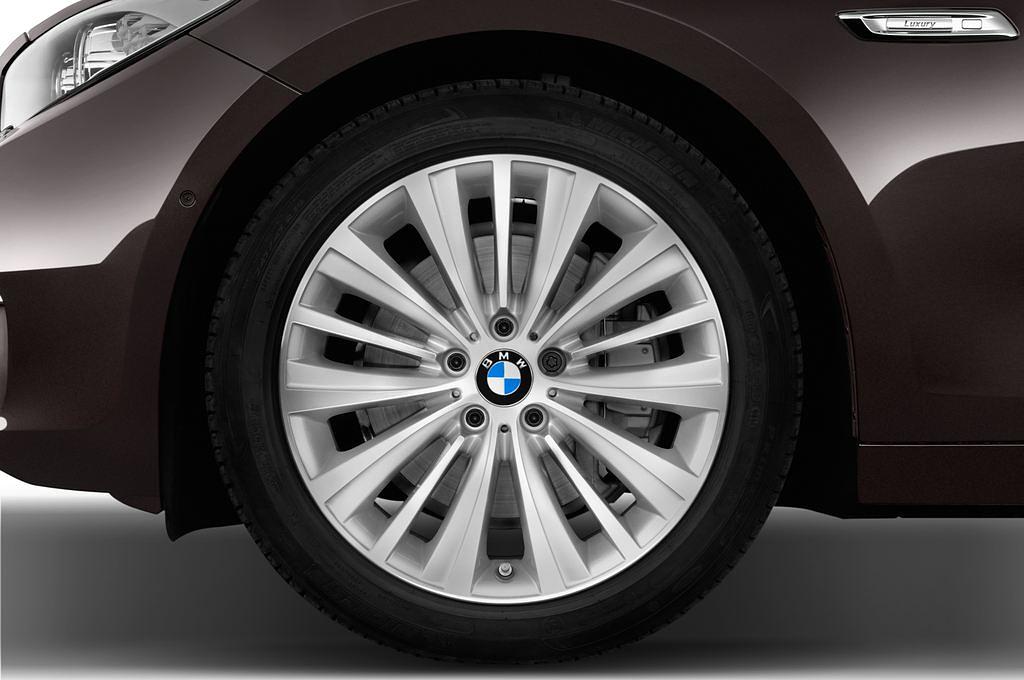 BMW 5 Series (Baujahr 2016) Luxury Line 5 Türen Reifen und Felge