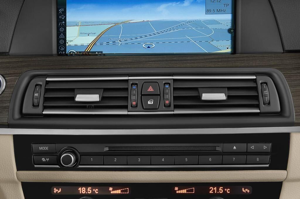 BMW 5 Series (Baujahr 2012) 530d 5 Türen Lüftung