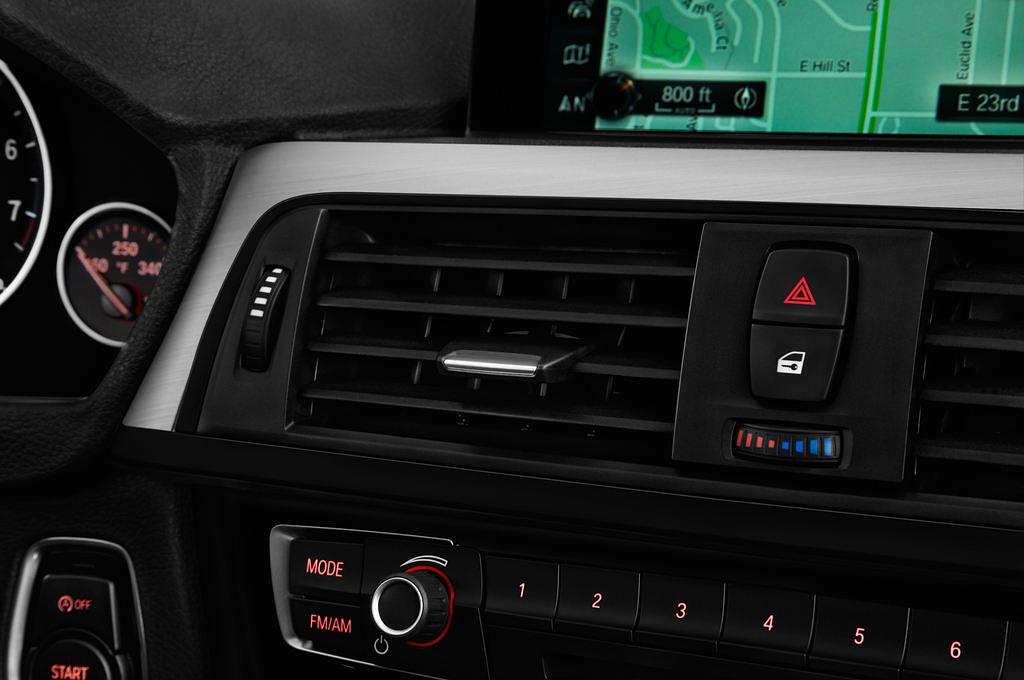 BMW 3 Series Iperformance (Baujahr 2017) Sport Line 4 Türen Lüftung