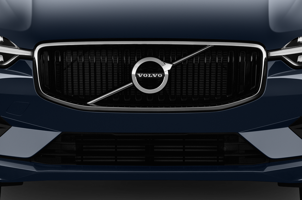 Volvo XC60 (Baujahr 2022) Momentum 5 Türen Kühlergrill und Scheinwerfer