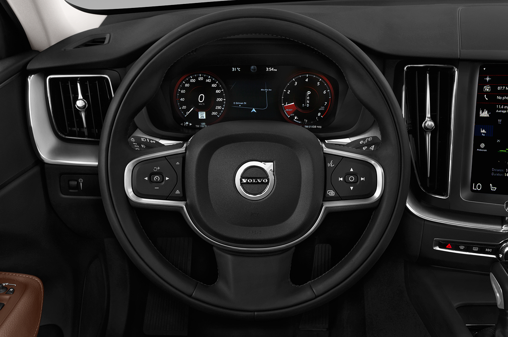 Volvo XC60 (Baujahr 2022) Momentum 5 Türen Lenkrad
