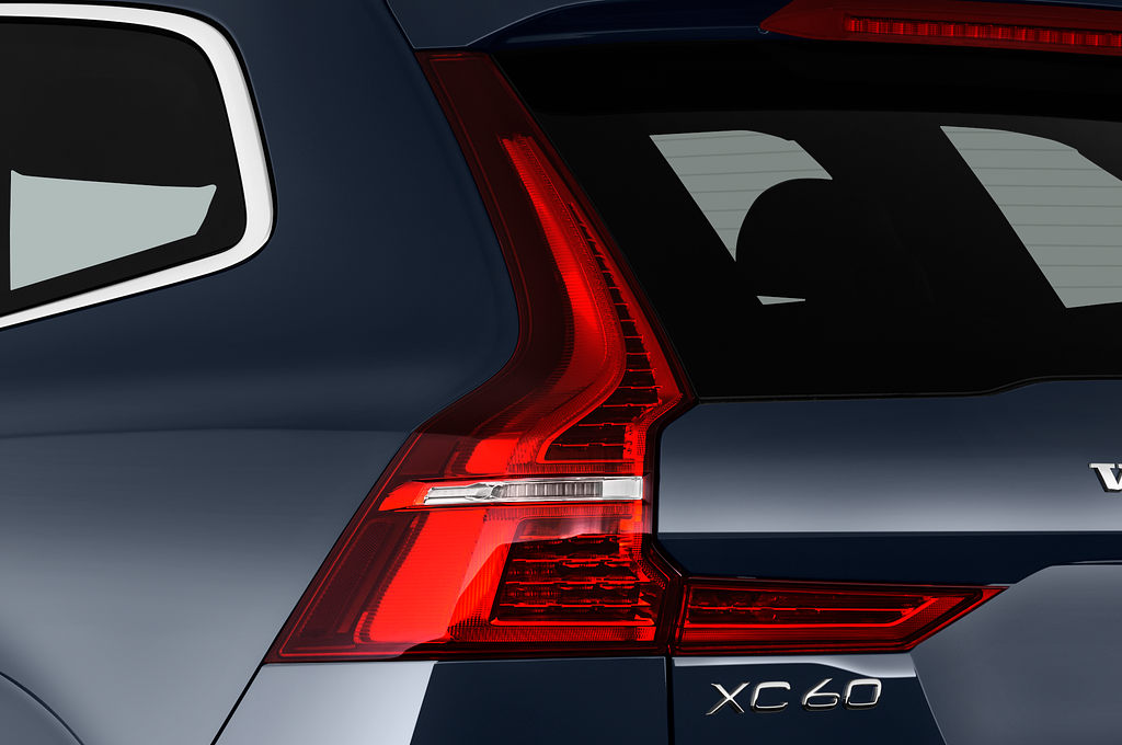 Volvo XC60 (Baujahr 2022) Momentum 5 Türen Rücklicht