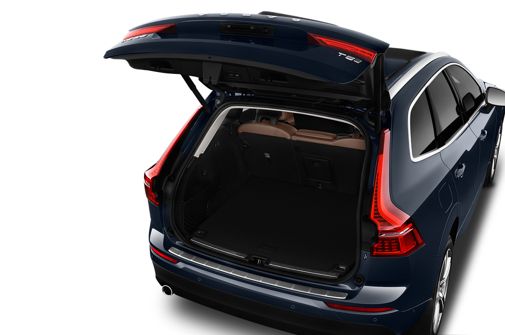 Volvo XC60 (Baujahr 2022) Momentum 5 Türen Kofferraum