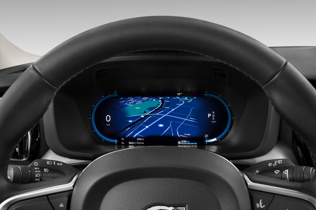 Volvo XC60 (Baujahr 2022) Momentum 5 Türen Tacho und Fahrerinstrumente