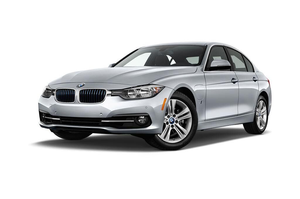 BMW 3 Series Iperformance (Baujahr 2017) Sport Line 4 Türen seitlich vorne mit Felge