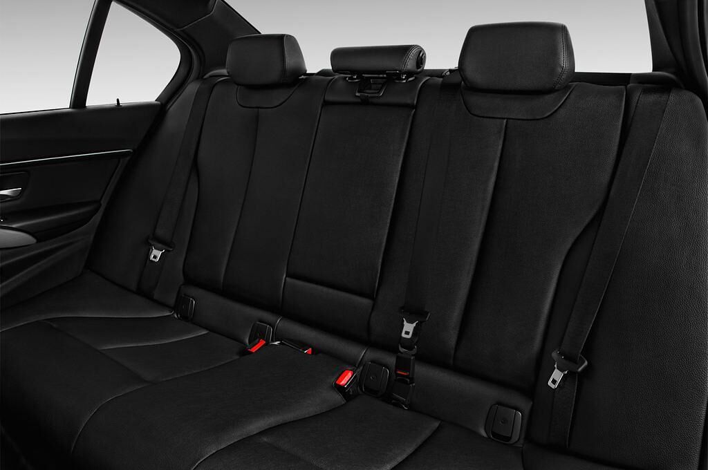 BMW 3 Series Iperformance (Baujahr 2017) Sport Line 4 Türen Rücksitze