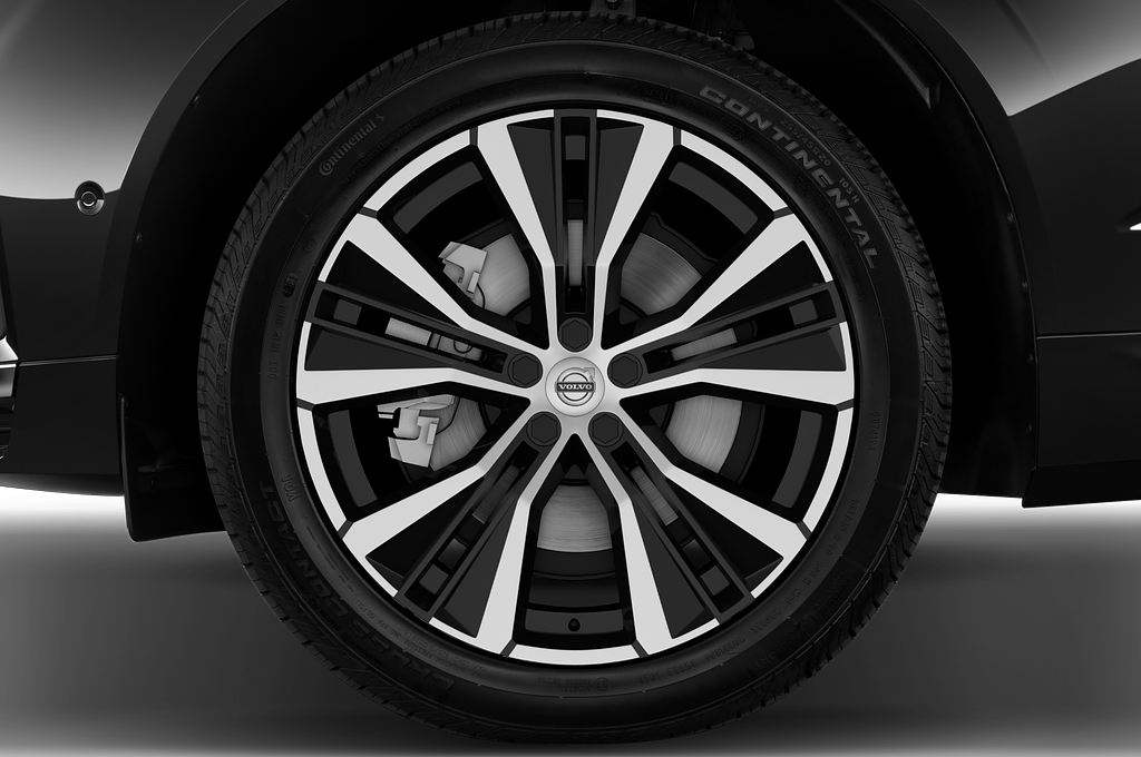 Volvo XC60 Recharge (Baujahr 2022) Inscription 5 Türen Reifen und Felge