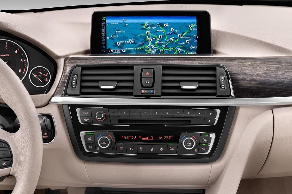BMW 4 Series (Baujahr 2015) Modern Line 2 Türen Mittelkonsole