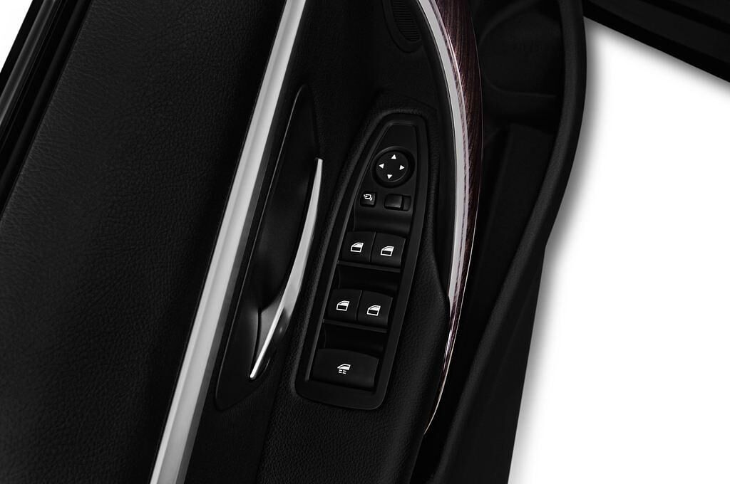 BMW 4 Series (Baujahr 2016) Advantage 2 Türen Bedienungselemente Tür