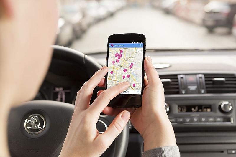 Per App kann kurz geprüft werden, wo das nächste Auto zu mieten ist.