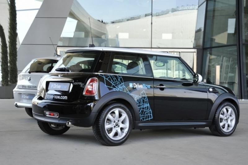 Verschiedene Mini-Modelle und BMW-Modelle stehen zur Verfügung.