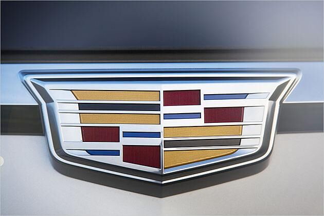 Der Basis-Preis liegt bei 96.500 Euro. Dafür ist der Escalade aber bereits üppig ausgestattet ...