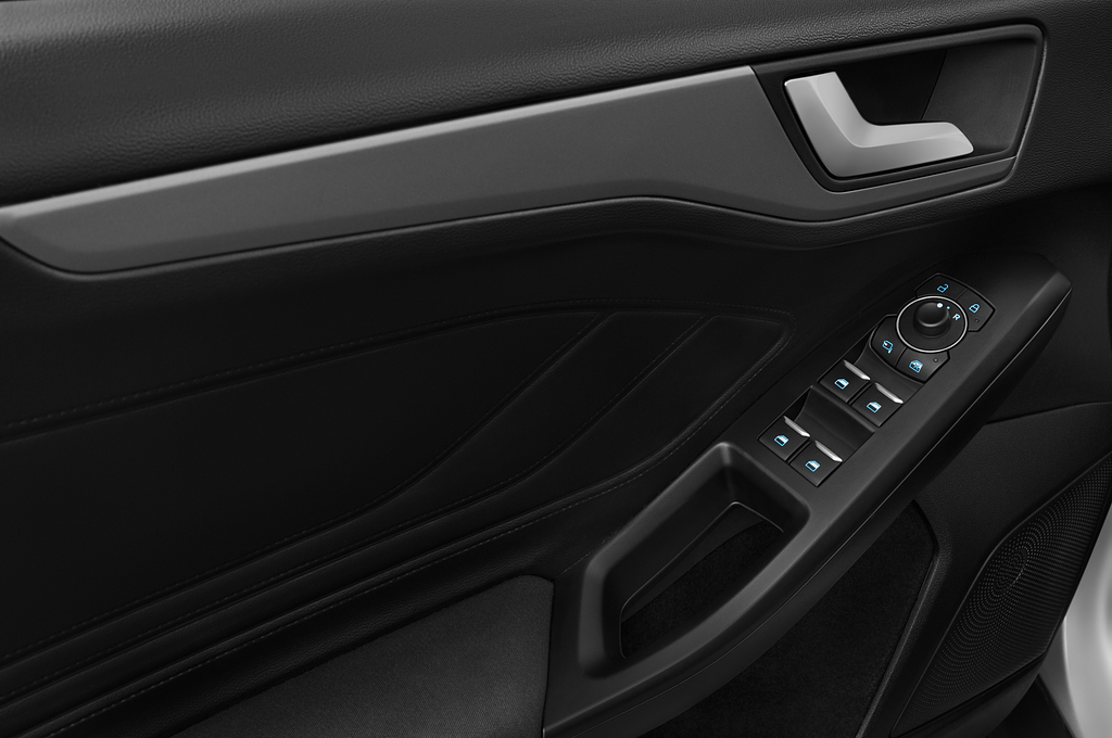 Ford Focus (Baujahr 2023) Titanium 5 Türen Bedienungselemente Tür