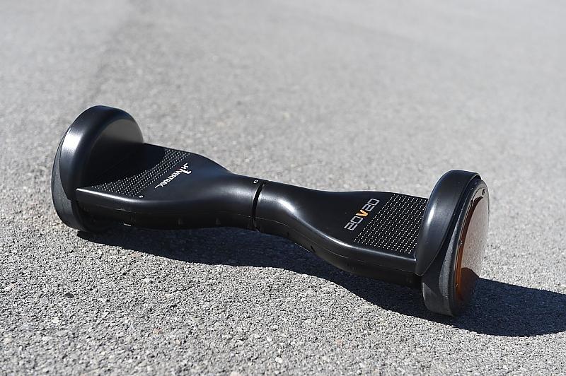 Das Hovertrax-Solowheel hilft bei der Mobilität, wenn der Veinte-Veinte steht