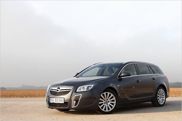 Ab 50.935 Euro zu haben: Der Opel Insignia Sports Tourer OPC Automatik Unlimited