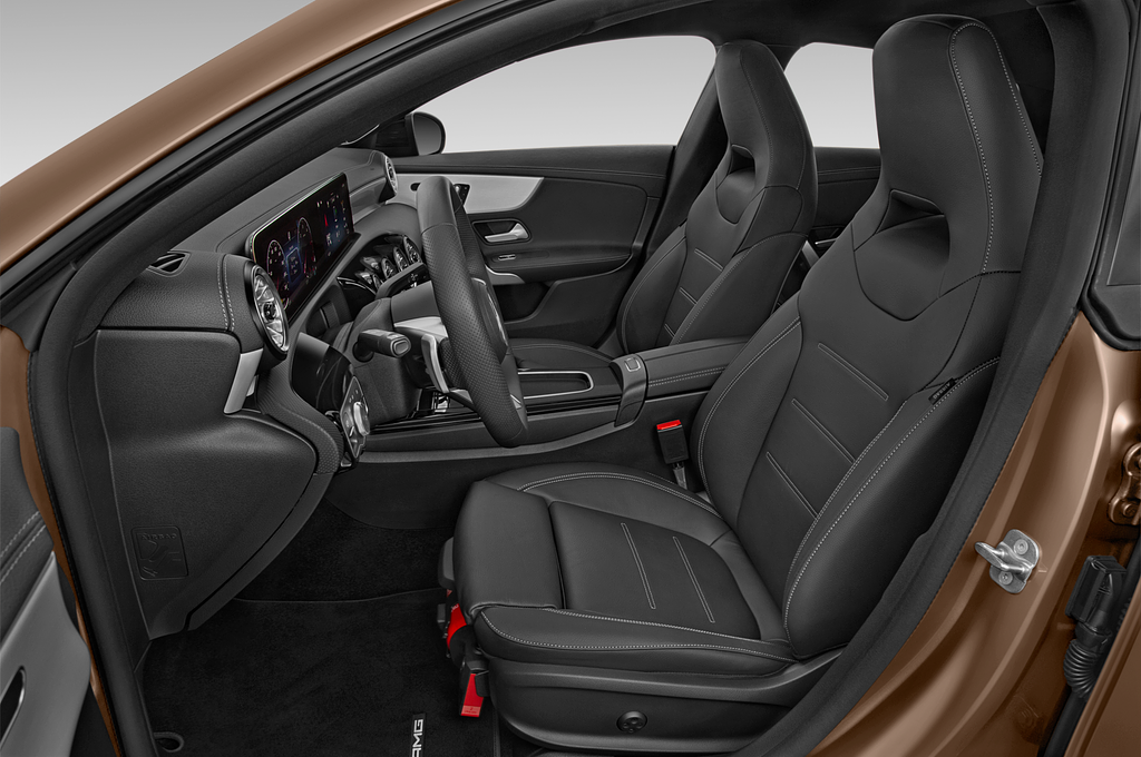 Mercedes CLA Shooting Brake (Baujahr 2023) AMG Line 5 Türen Vordersitze