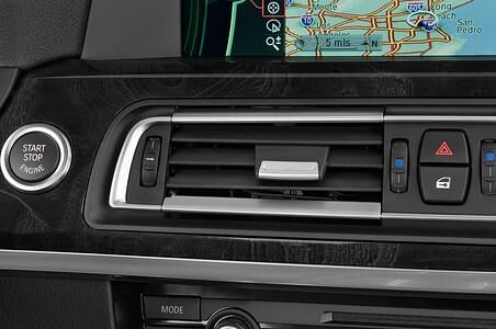 BMW 7 Series (Baujahr 2010) 750i 4 Türen Lüftung