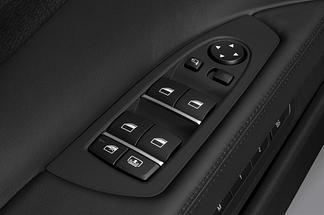 BMW 7 Series (Baujahr 2010) 750i 4 Türen Bedienungselemente Tür