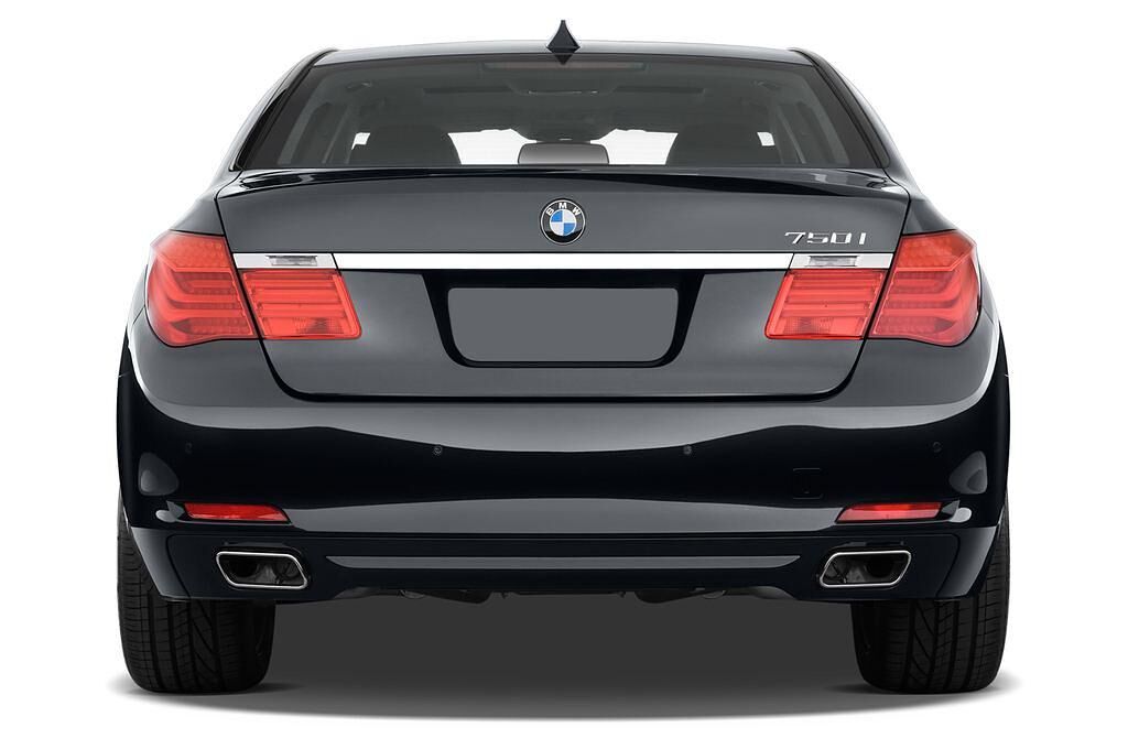 BMW 7 Series (Baujahr 2010) 750i 4 Türen Heckansicht