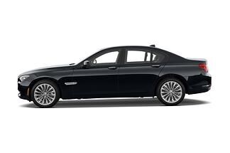 BMW 7 Series (Baujahr 2010) 750i 4 Türen Seitenansicht