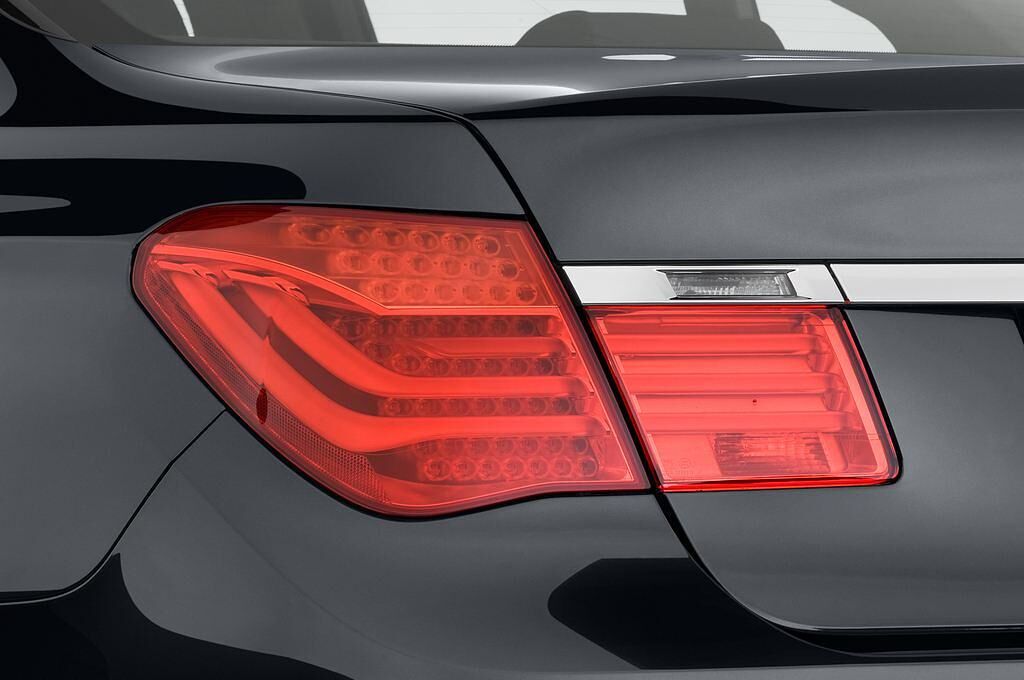 BMW 7 Series (Baujahr 2010) 750i 4 Türen Rücklicht