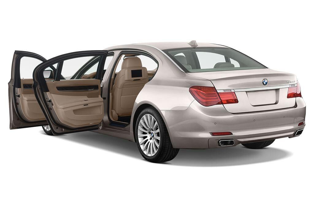 BMW 7 Series (Baujahr 2010) 750Li 4 Türen Tür geöffnet