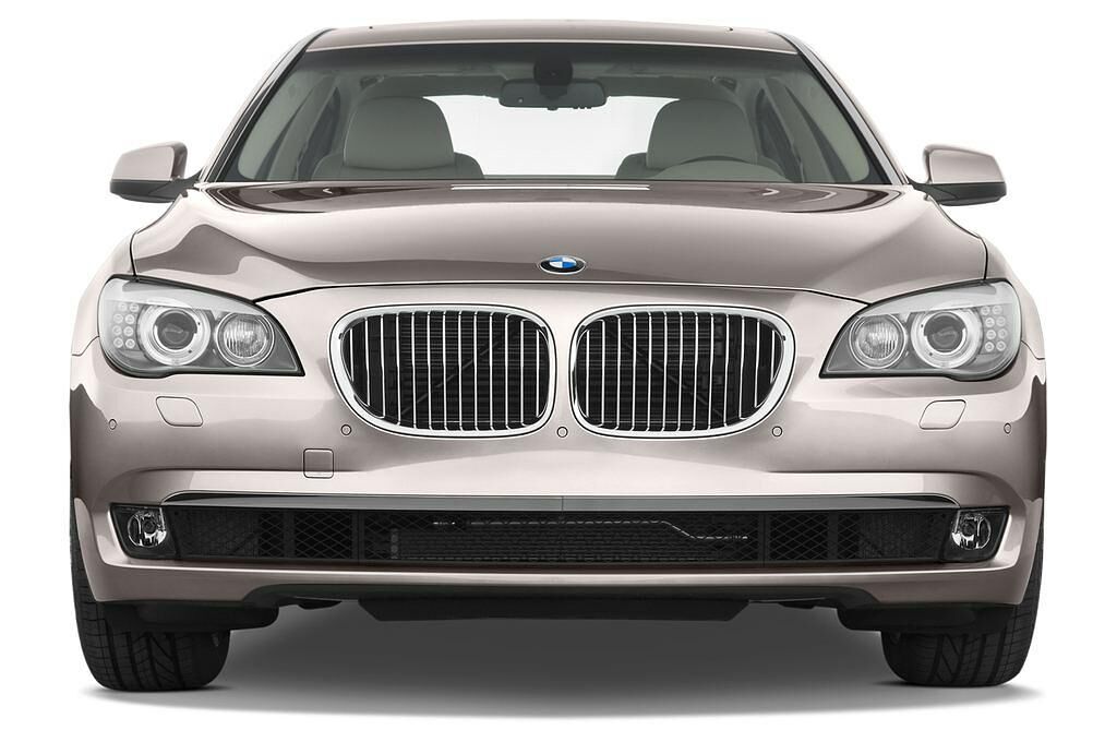 BMW 7 Series (Baujahr 2010) 750Li 4 Türen Frontansicht
