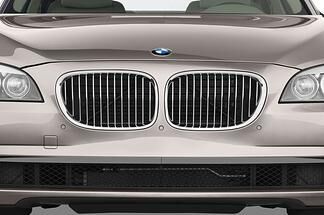 BMW 7 Series (Baujahr 2010) 750Li 4 Türen Kühlergrill und Scheinwerfer