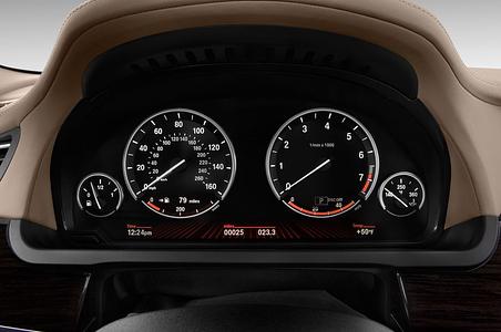 BMW 7 Series (Baujahr 2010) 750Li 4 Türen Tacho und Fahrerinstrumente
