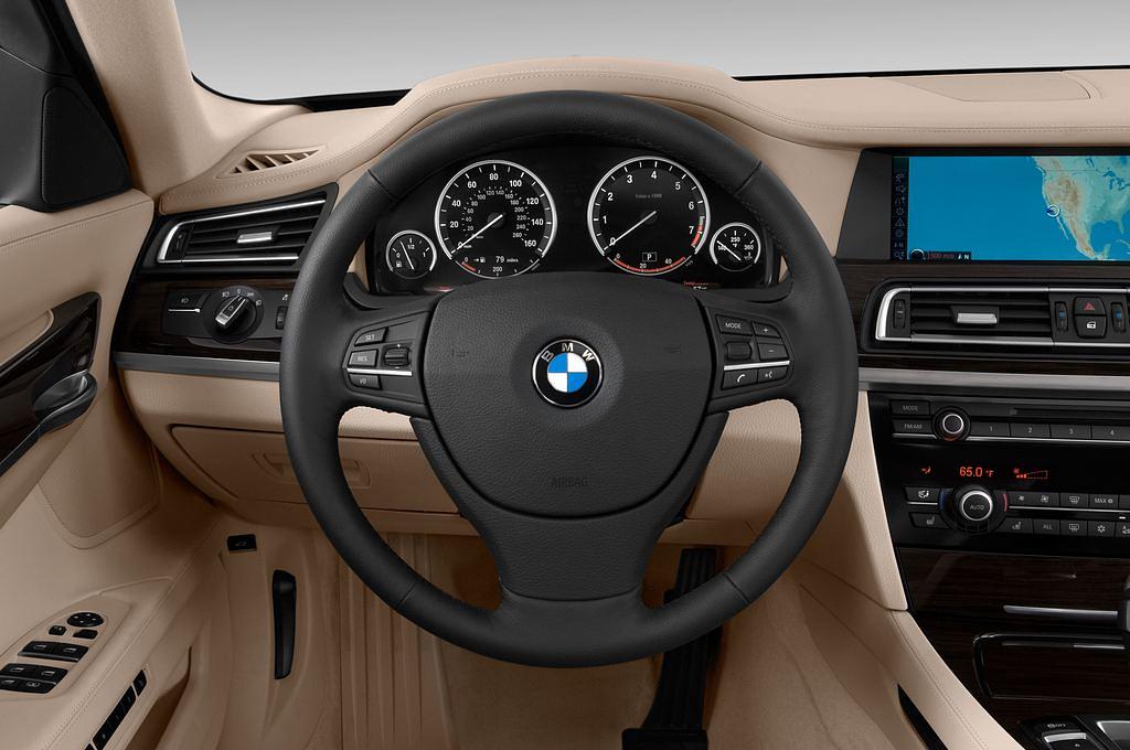 BMW 7 Series (Baujahr 2010) 750Li 4 Türen Lenkrad