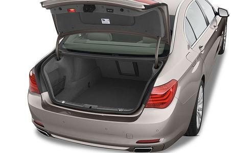 BMW 7 Series (Baujahr 2010) 750Li 4 Türen Kofferraum