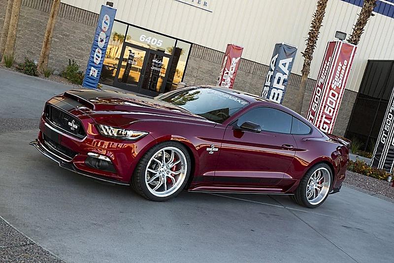 Der Ford Mustang Shelby American Super Snake hat einen Ford Mustang GT als Basis