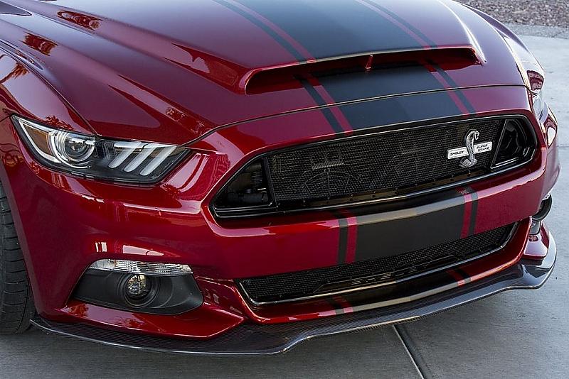 Die bissige Front des Ford Mustang Shelby American Super Snake