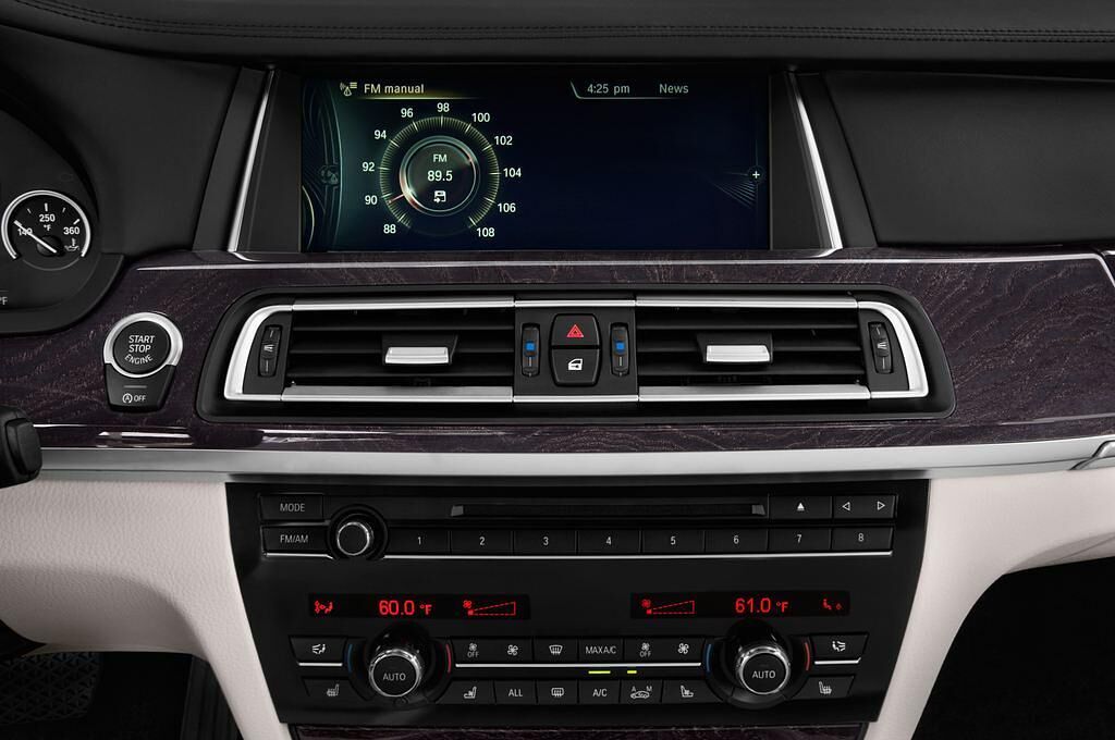 BMW 7 Series (Baujahr 2013) - 4 Türen Radio und Infotainmentsystem