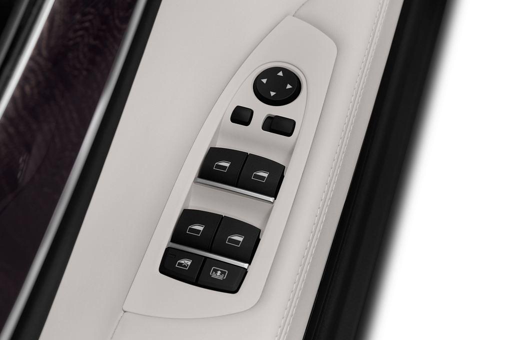 BMW 7 Series (Baujahr 2013) - 4 Türen Bedienungselemente Tür