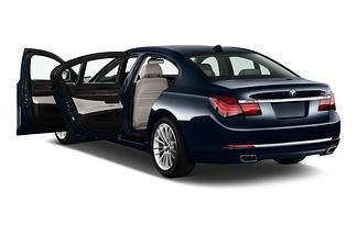 BMW 7 Series (Baujahr 2013) - 4 Türen Tür geöffnet