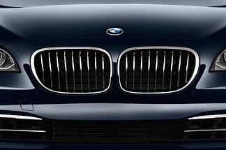 BMW 7 Series (Baujahr 2013) - 4 Türen Kühlergrill und Scheinwerfer