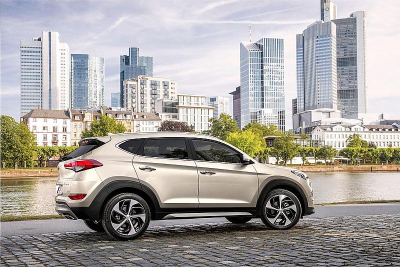 Nach 9,8 Sekunden liegt Tempo 100 an.