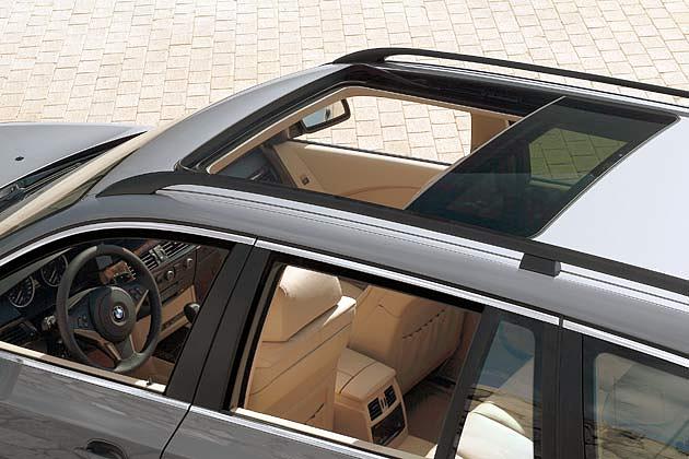 Großes Panorama-Schiebedach wie auch schon im Geländewagen X3