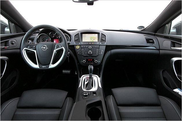 Das Navigationssystem gehört zur guten Serienausstattung des Insingia OPC