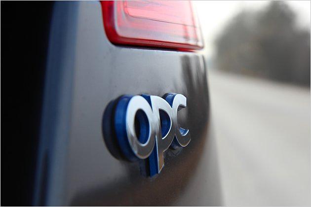 Auch am Heck weist ein OPC-Schriftzug auf den sportlichsten Insignia hin