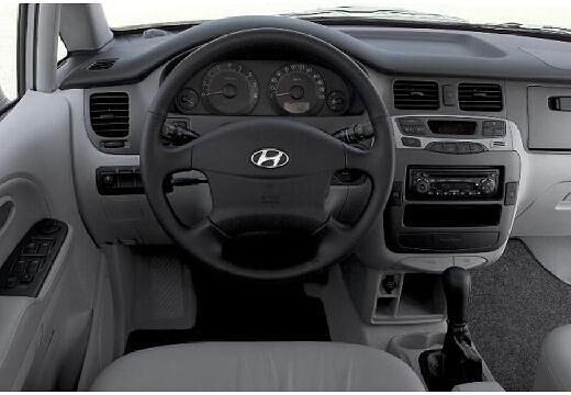 HYUNDAI Trajet (2000 - 2008) Trajet 2.0
